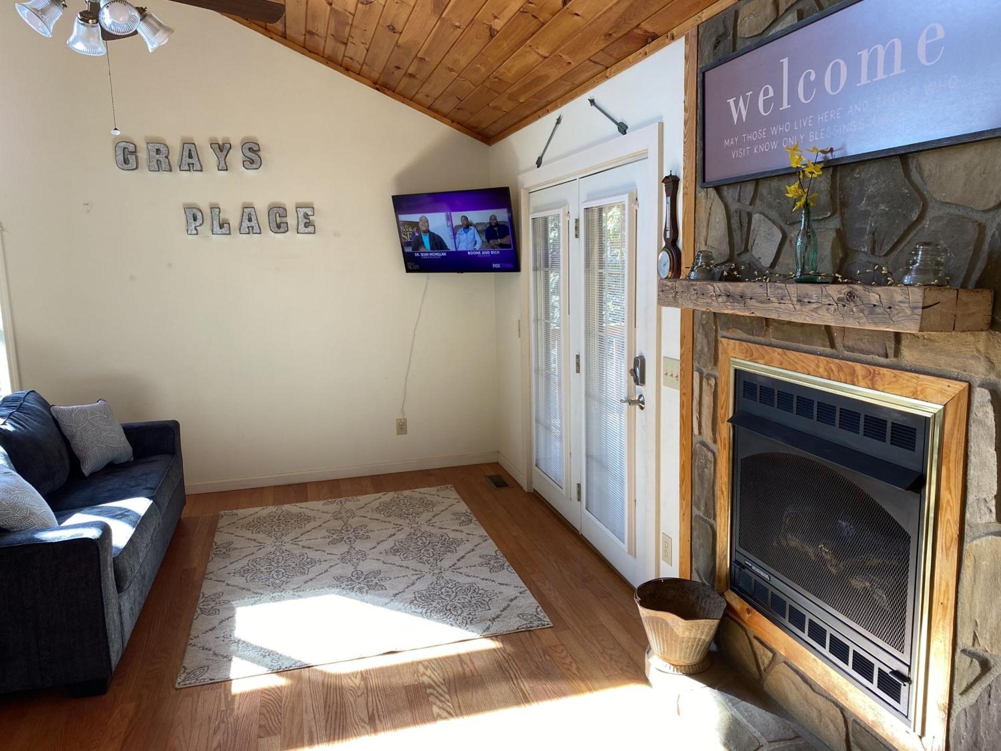 Gray'S Place On Cosby Creek - 2 Bedrooms, 2 Baths, Sleeps 6 Home 외부 사진